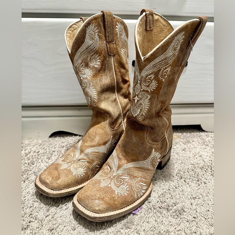 Ropers Women Distressed Brown Western Boot; size 9